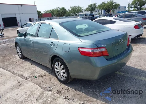 2007 Toyota Camry Ce/Le/Se/Xle z USA, uszkodzony, nr VIN 4T1BE46K07U709990